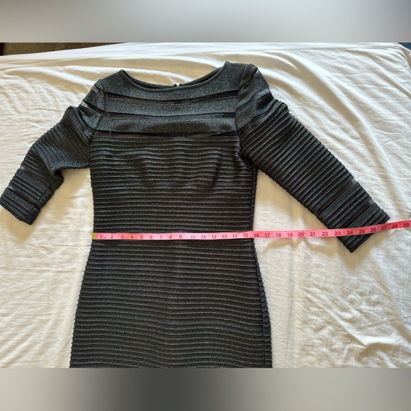 TADASHI SOJI MINT CONDITION CHARCOAL/SILVER ARCHITECTURAL GOWN SZ M ORIG $750 - Picture 4 of 9